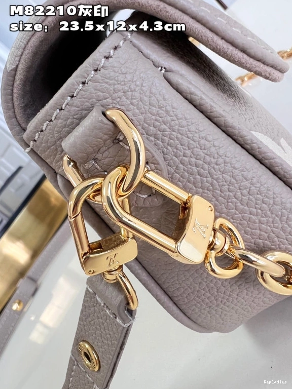 Cheap Ivy Wallet LOUIS on VUITTON Chain 0825